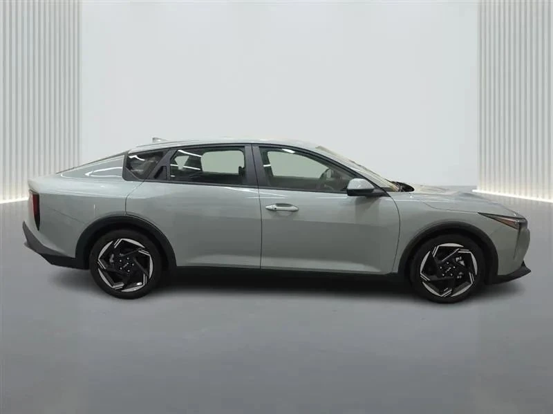 2025 Kia K4 - Image 6 of 12