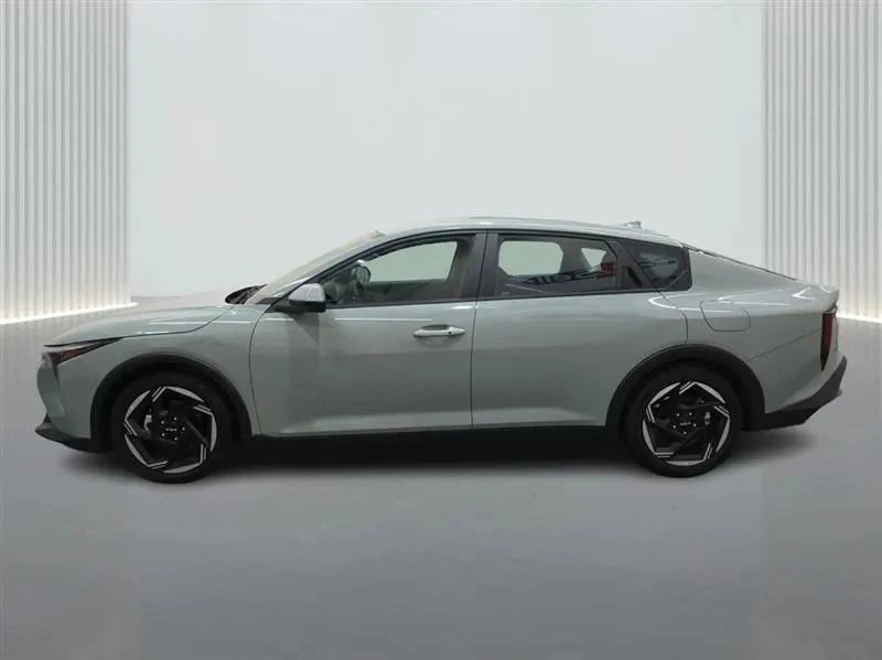 2025 Kia K4 - Image 2 of 12
