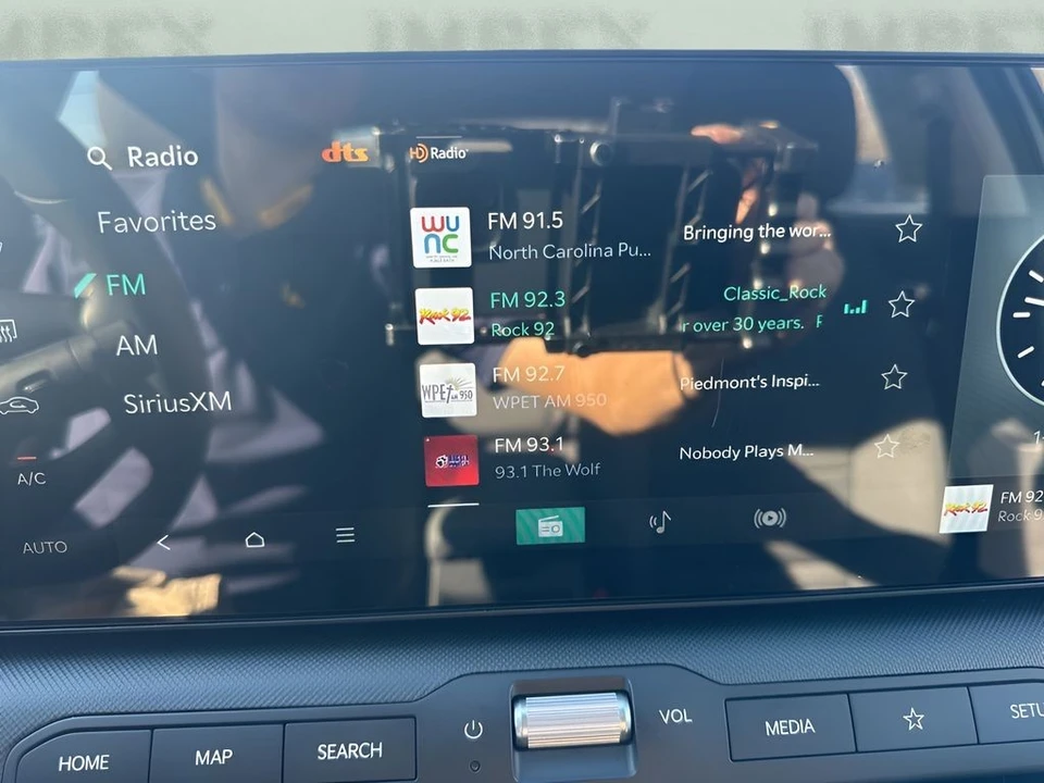 2025 Kia K4 - Image 16 of 21