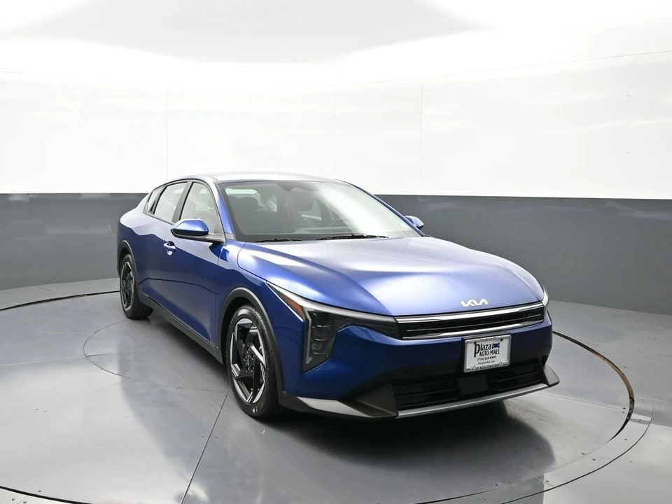2025 Kia K4 - Image 3 of 12