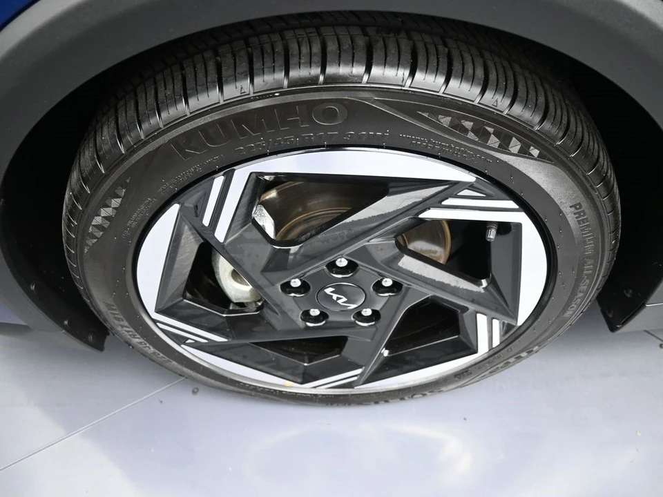 2025 Kia K4 - Image 14 of 21