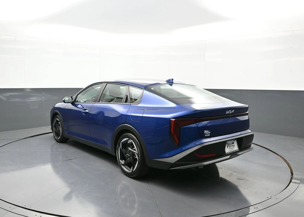 2025 Kia K4 - Image 8 of 12