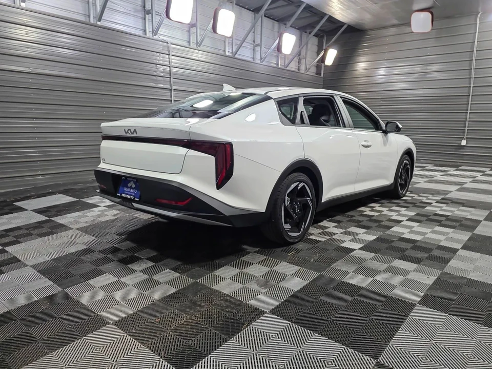 2025 Kia K4 - Image 5 of 12