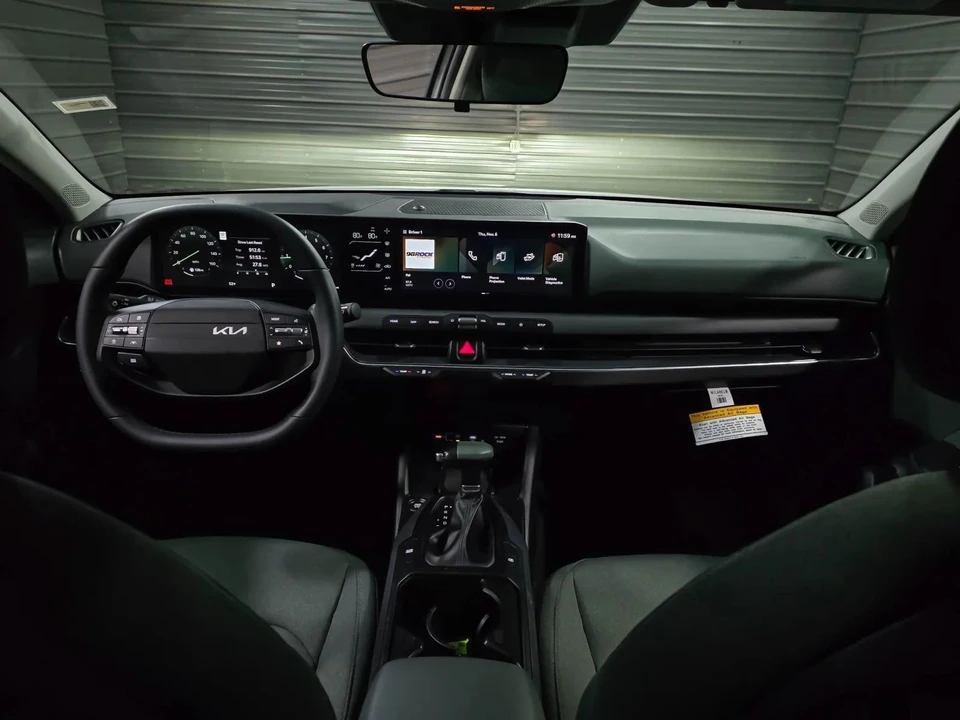 2025 Kia K4 - Image 11 of 12
