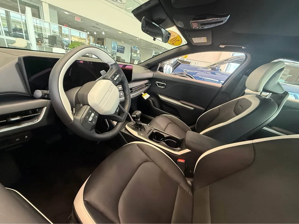 2025 Kia K4 - Image 4 of 4