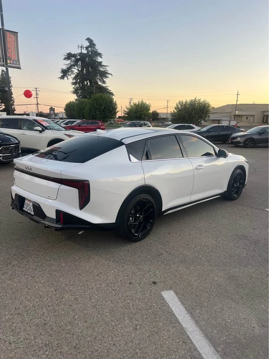 2025 Kia K4 - Image 4 of 12