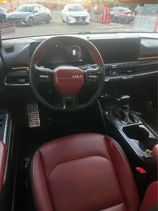 2025 Kia K4 - Image 8 of 12