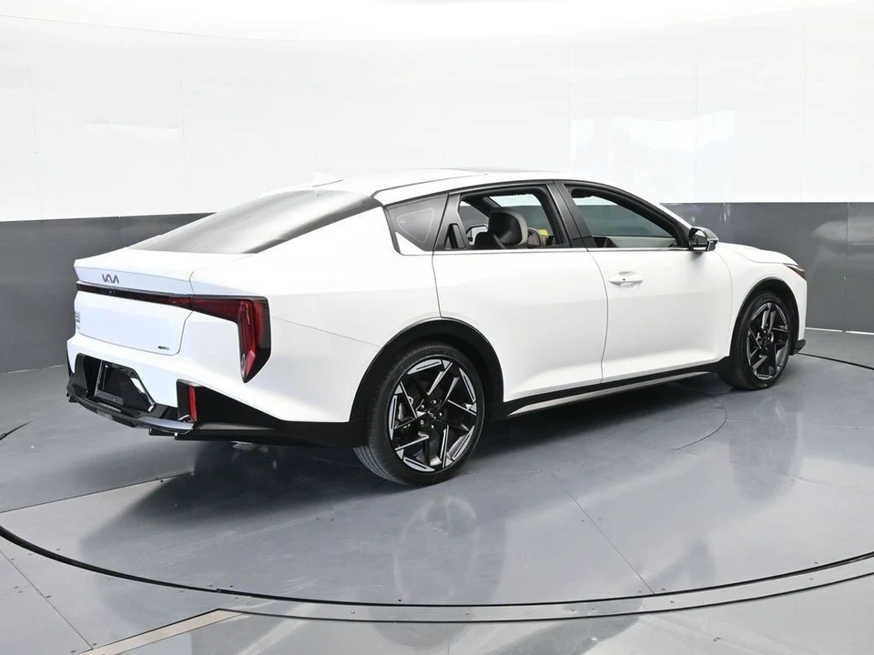 2025 Kia K4 - Image 6 of 12