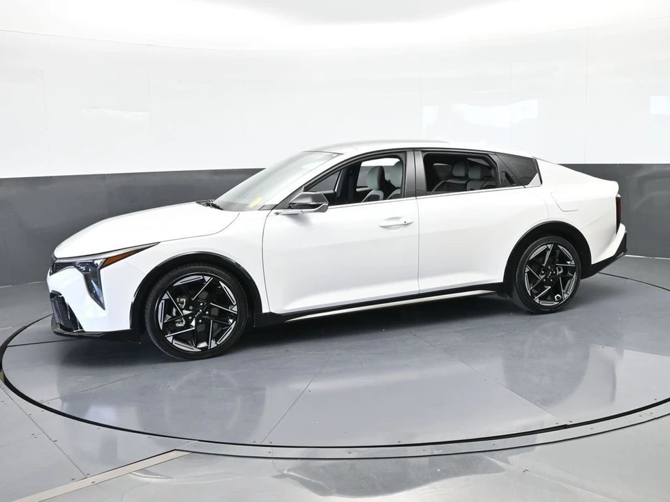 2025 Kia K4 - Image 2 of 12