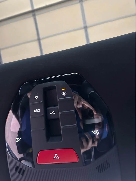 2025 Kia K4 - Image 10 of 16