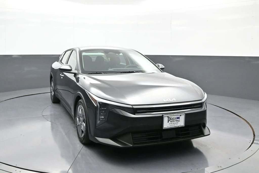 2025 Kia K4 - Image 3 of 12