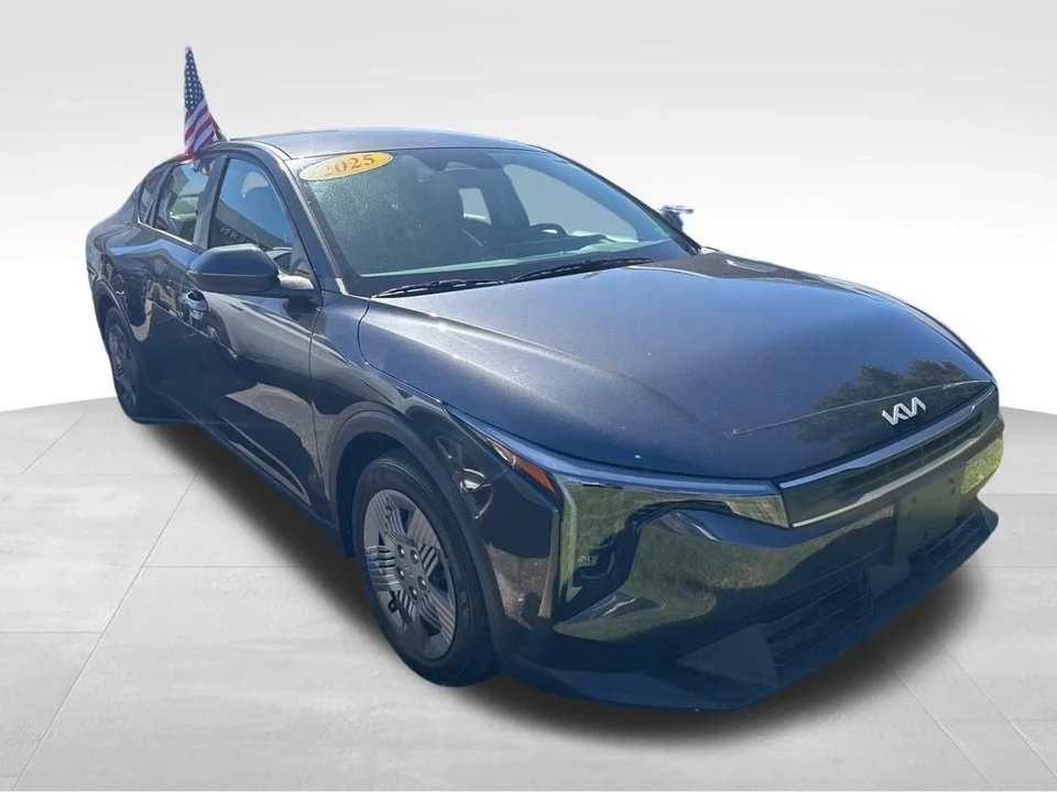2025 Kia K4 - Image 9 of 12