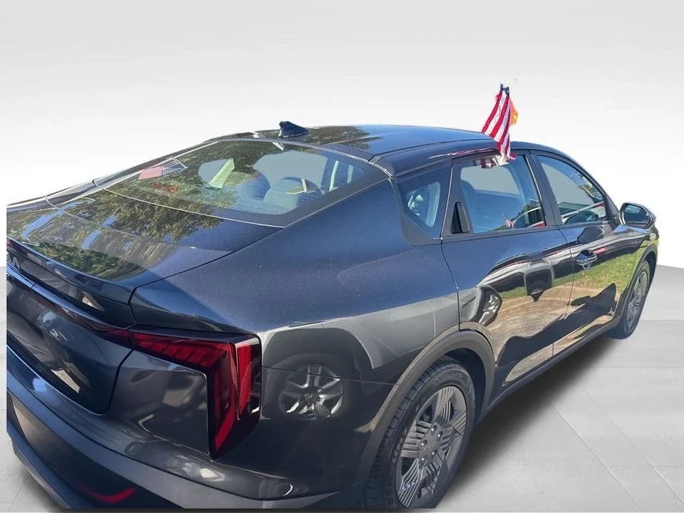 2025 Kia K4 - Image 11 of 12