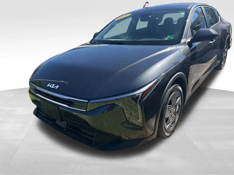 2025 Kia K4 - Image 2 of 12