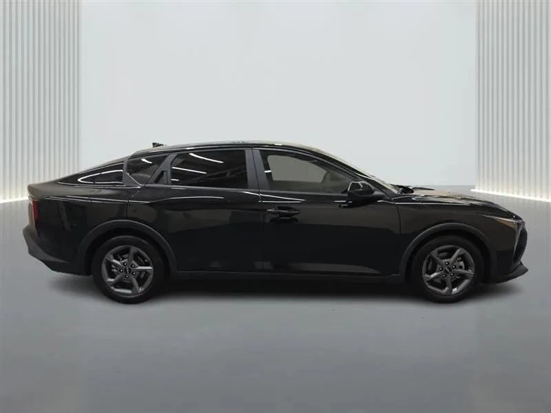 2025 Kia K4 - Image 6 of 12