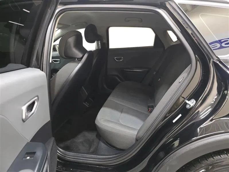 2025 Kia K4 - Image 10 of 12