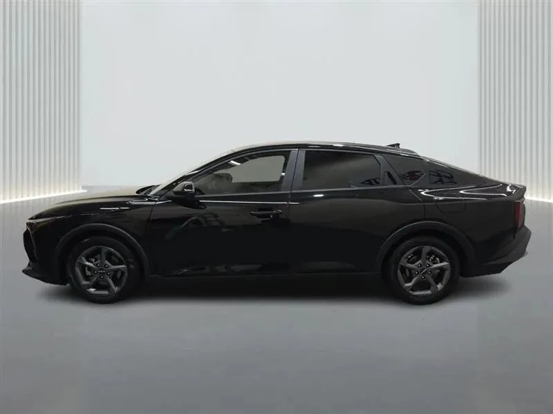 2025 Kia K4 - Image 2 of 12