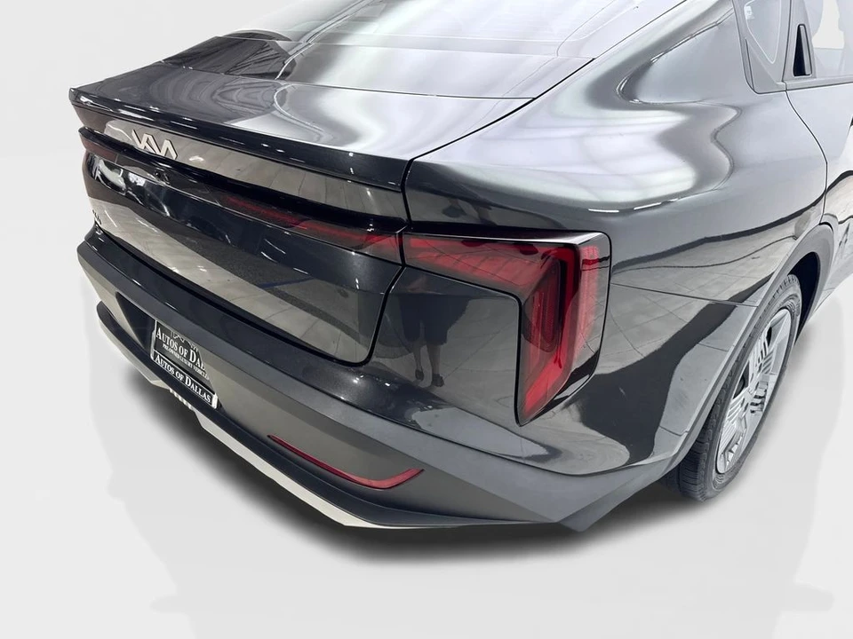 2025 Kia K4 - Image 18 of 21