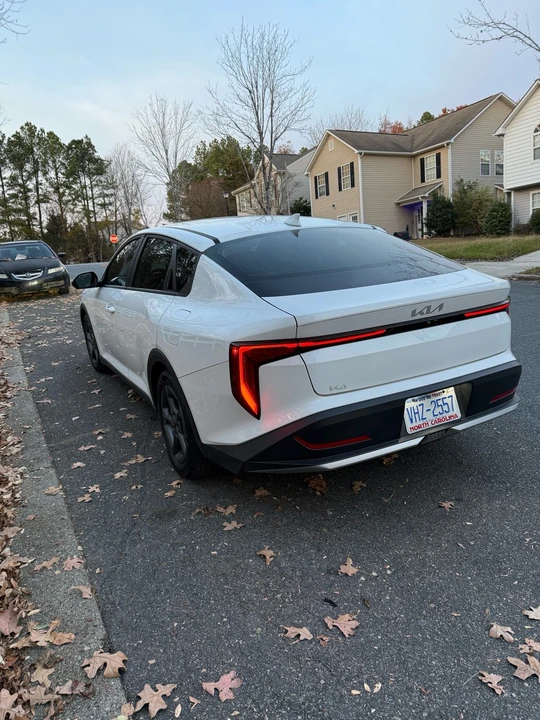 2025 Kia K4 - Image 5 of 12