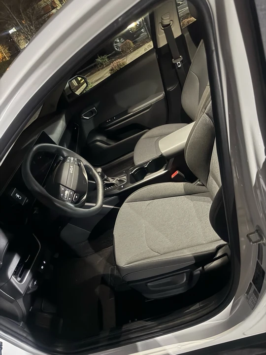 2025 Kia K4 - Image 8 of 12