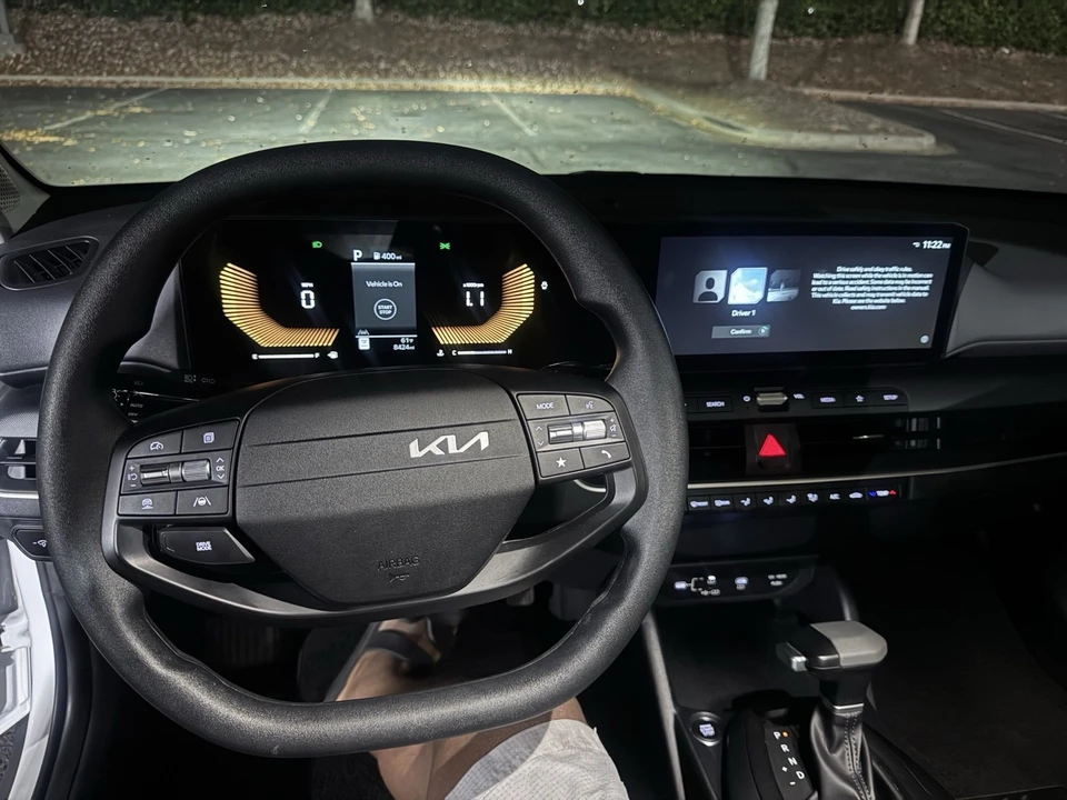 2025 Kia K4 - Image 11 of 12