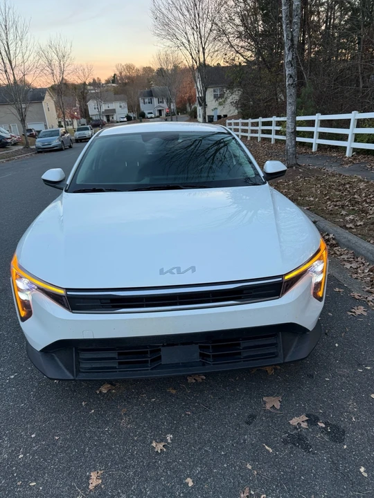 2025 Kia K4 - Image 2 of 12