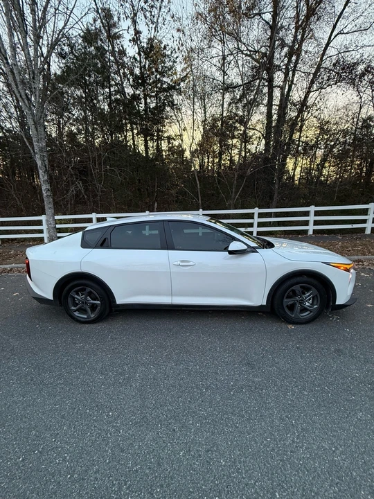 2025 Kia K4 - Image 4 of 12