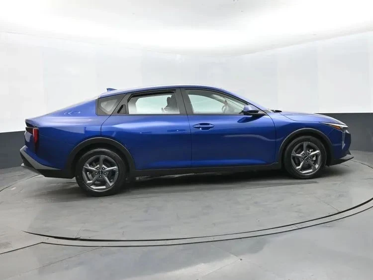 2025 Kia K4 - Image 4 of 12