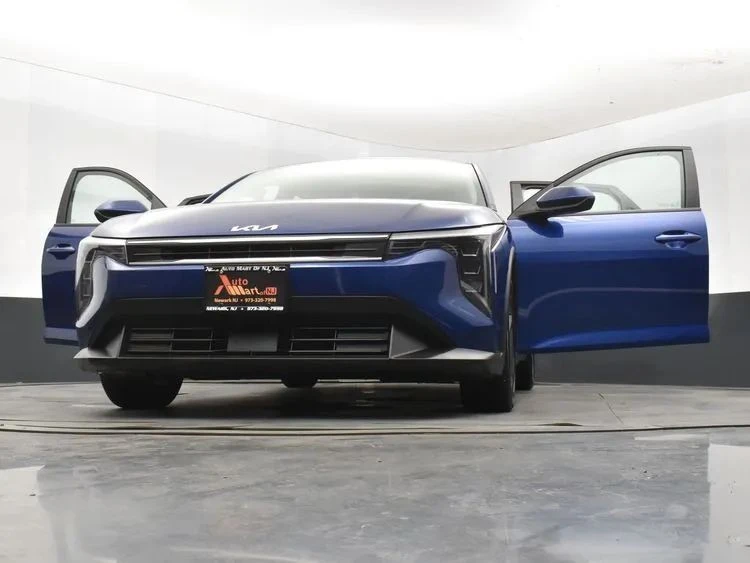 2025 Kia K4 - Image 11 of 12