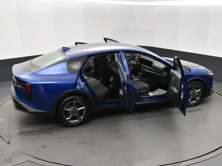 2025 Kia K4 - Image 6 of 12