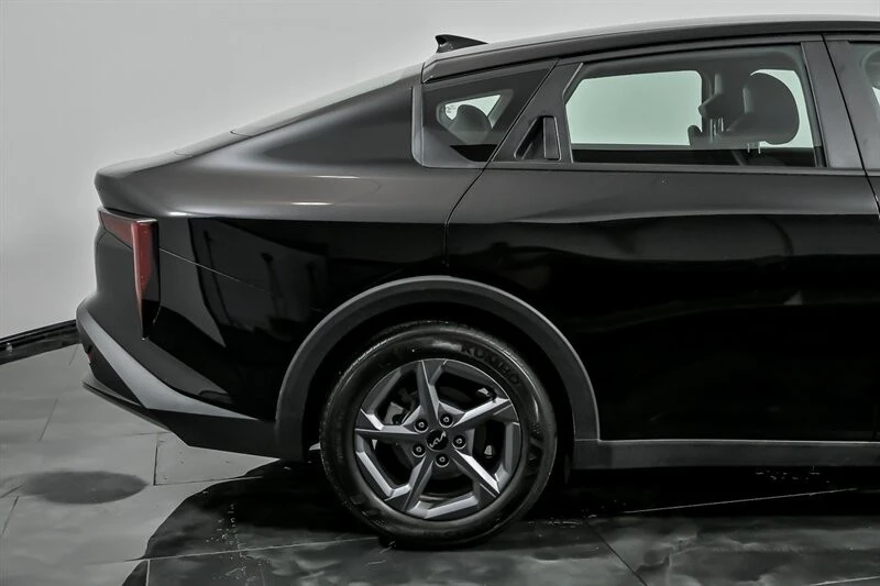 2025 Kia K4 - Image 11 of 21