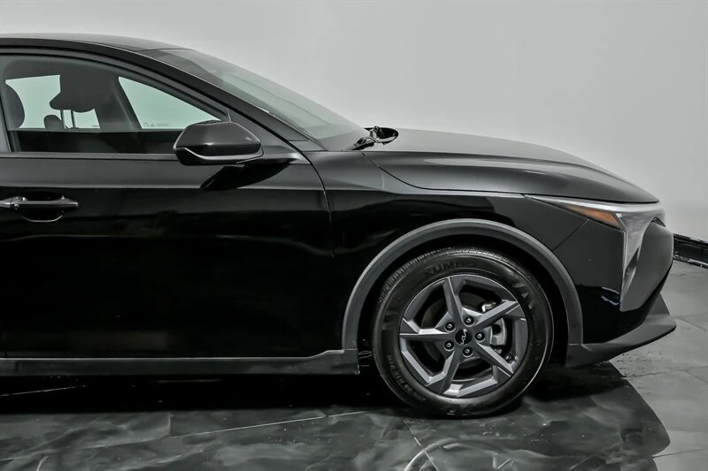 2025 Kia K4 - Image 12 of 21