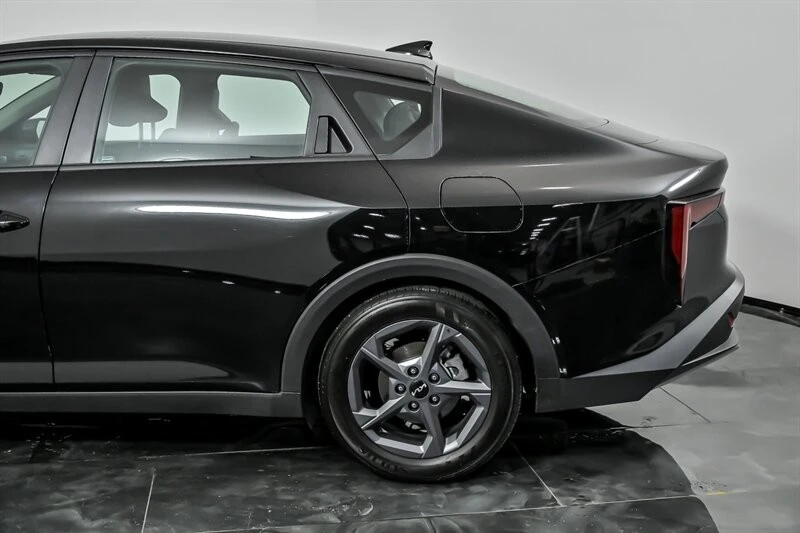 2025 Kia K4 - Image 7 of 21