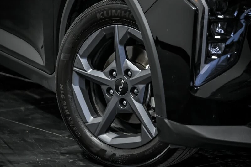 2025 Kia K4 - Image 3 of 21