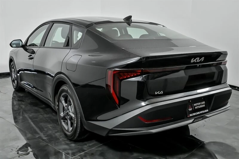 2025 Kia K4 - Image 8 of 21