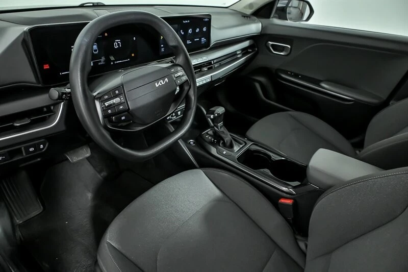 2025 Kia K4 - Image 16 of 21
