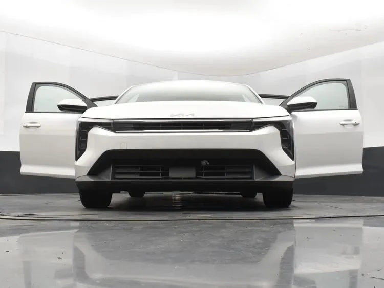 2025 Kia K4 - Image 11 of 12