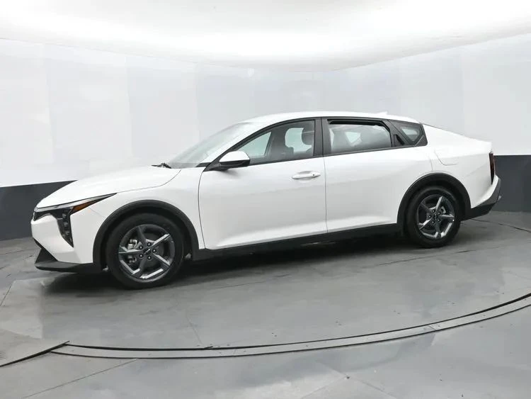 2025 Kia K4 - Image 5 of 12