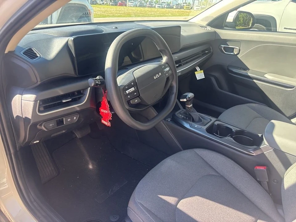 2025 Kia K4 - Image 8 of 8