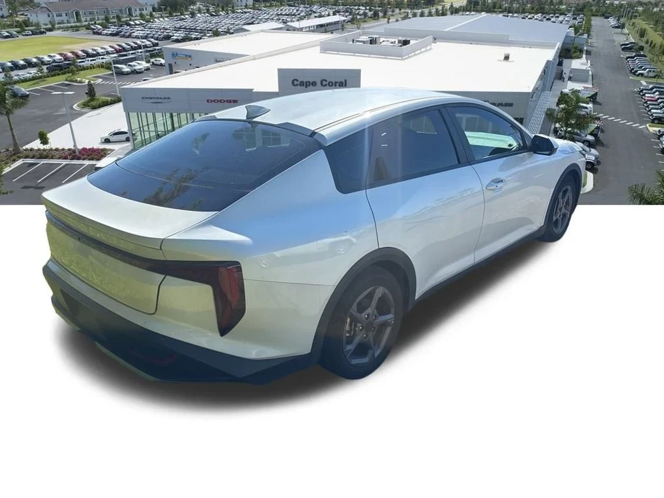 2025 Kia K4 - Image 4 of 8