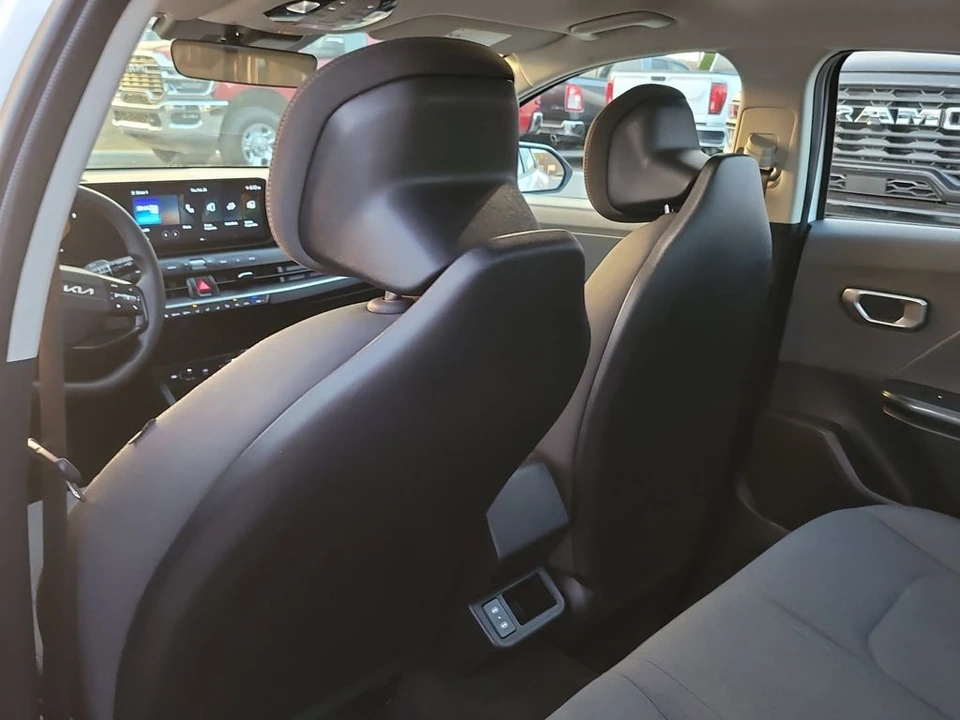 2025 Kia K4 - Image 9 of 12