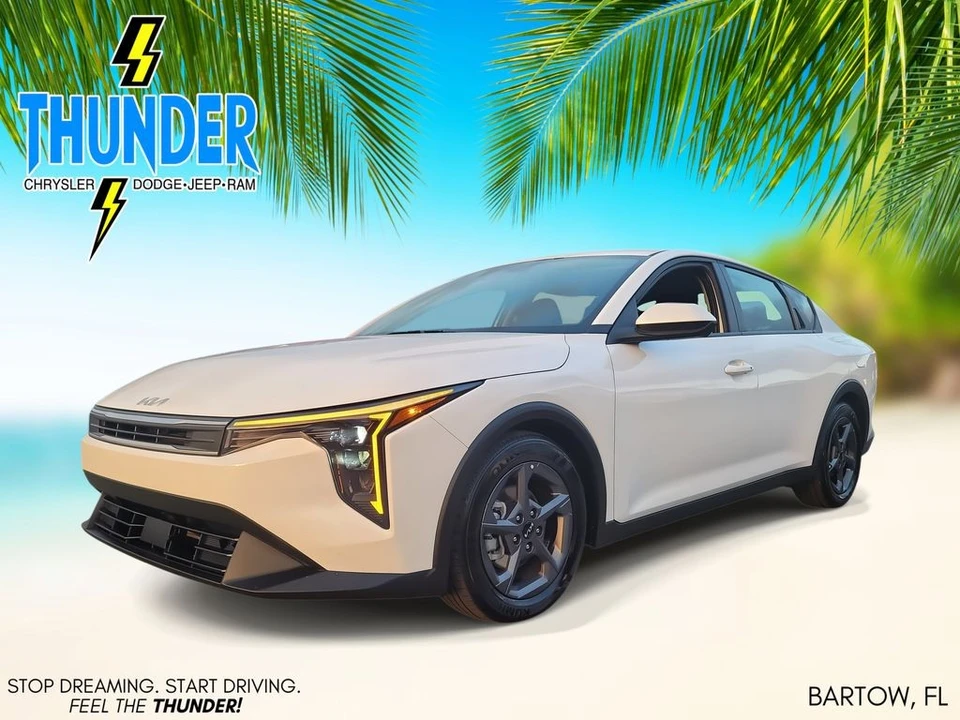 2025 Kia K4 - Image 2 of 12