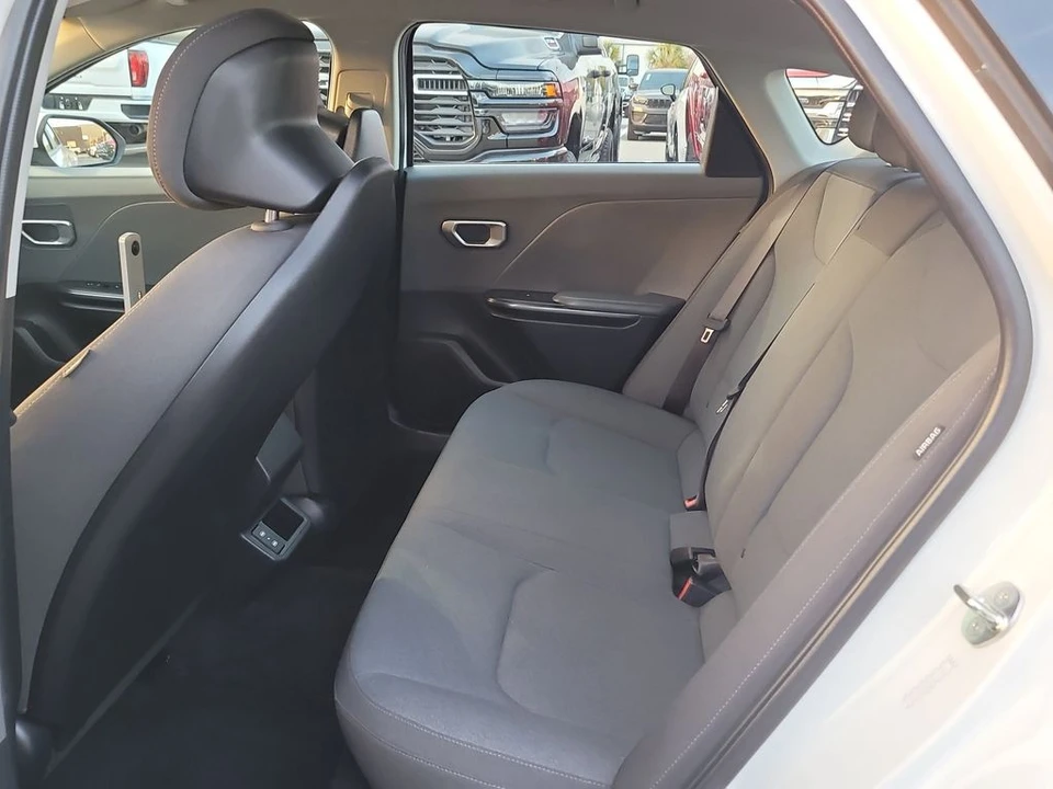 2025 Kia K4 - Image 10 of 12