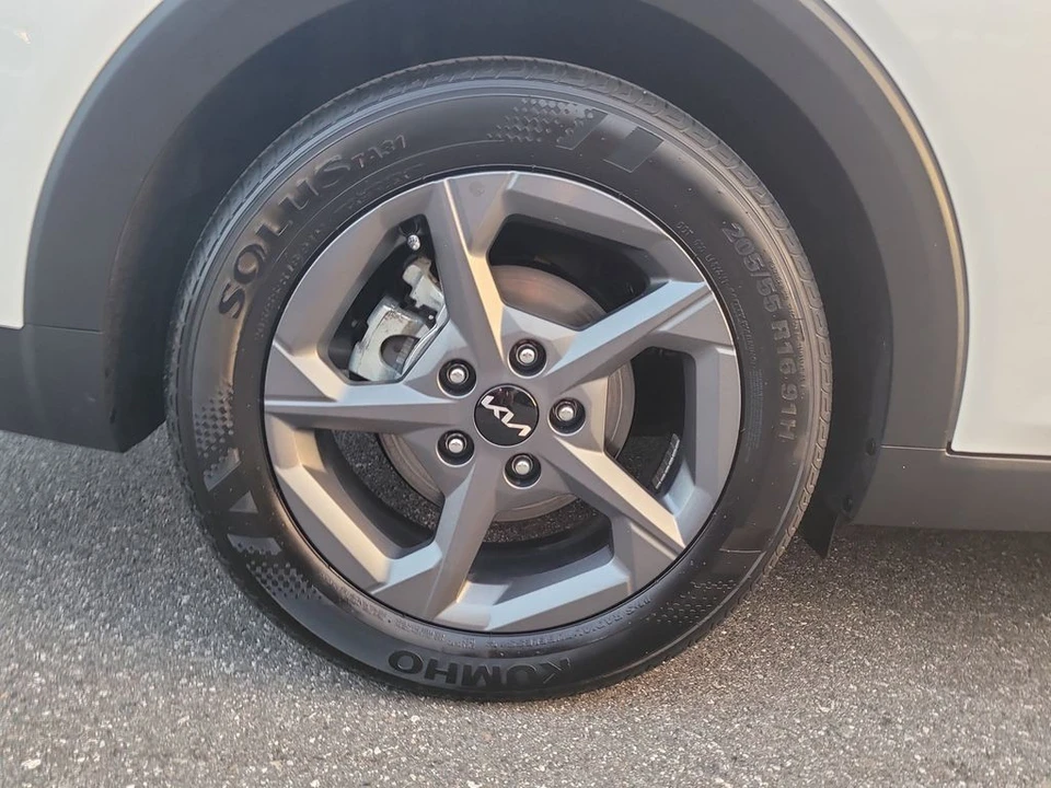 2025 Kia K4 - Image 5 of 12
