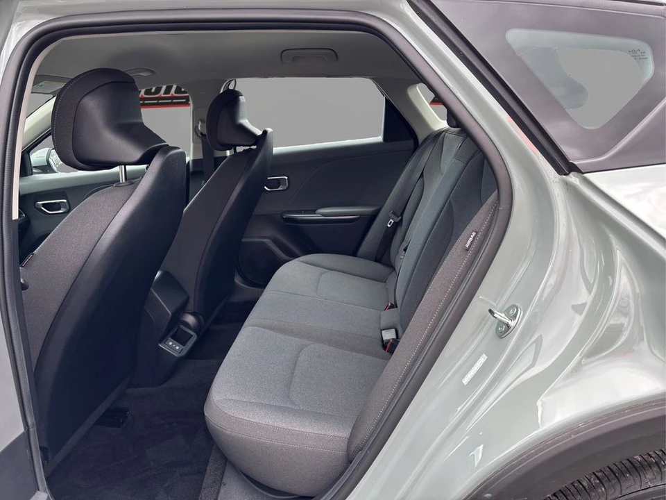 2025 Kia K4 - Image 10 of 12
