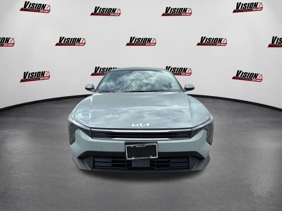 2025 Kia K4 - Image 2 of 12