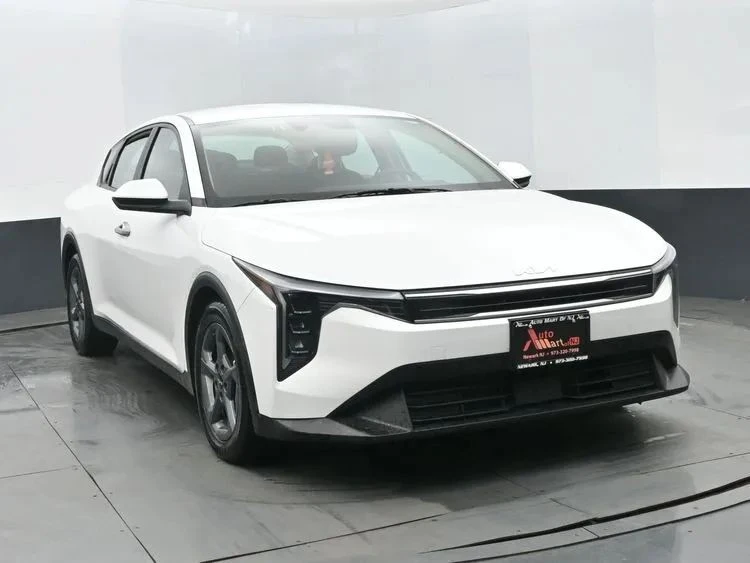 2025 Kia K4 - Image 3 of 12