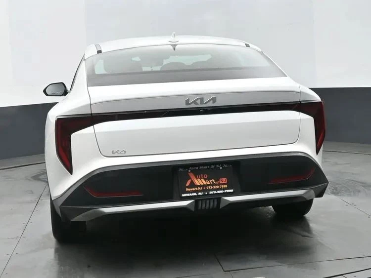 2025 Kia K4 - Image 8 of 12