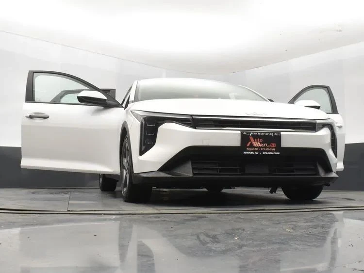 2025 Kia K4 - Image 11 of 12