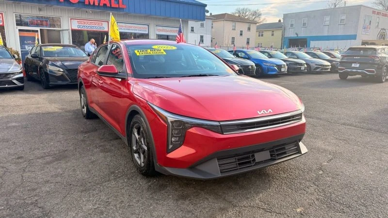 2025 Kia K4 - Image 2 of 12